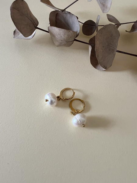 ORCHID PEARL EARRINGS