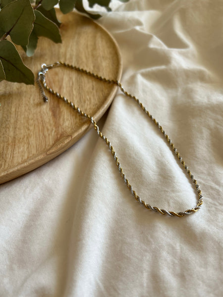LUNA NECKLACE