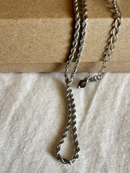 Oak necklace