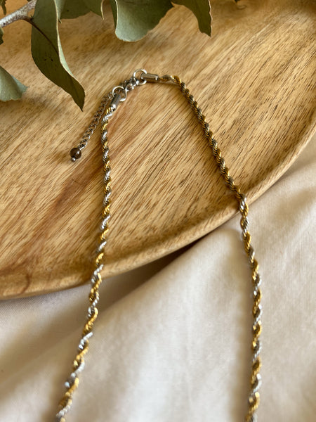 LUNA NECKLACE
