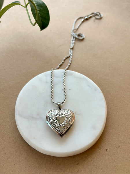 HUMMINGBIRD II SILVER NECKLACE
